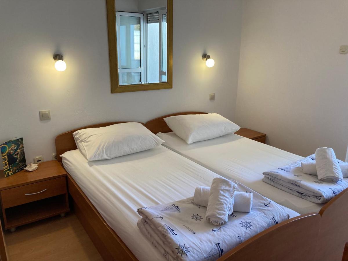 Sunrise Apartments And Studio Apartments 1 Lokva Rogoznica Eksteriør billede