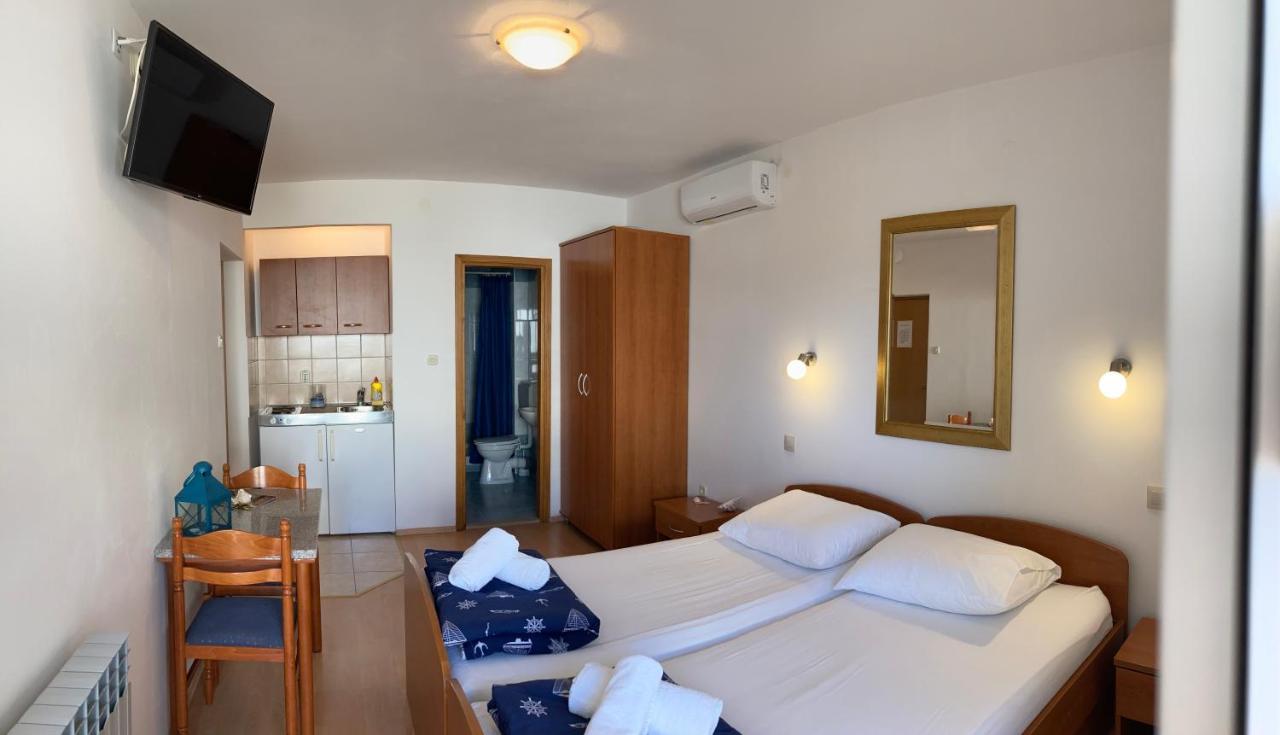 Sunrise Apartments And Studio Apartments 1 Lokva Rogoznica Eksteriør billede