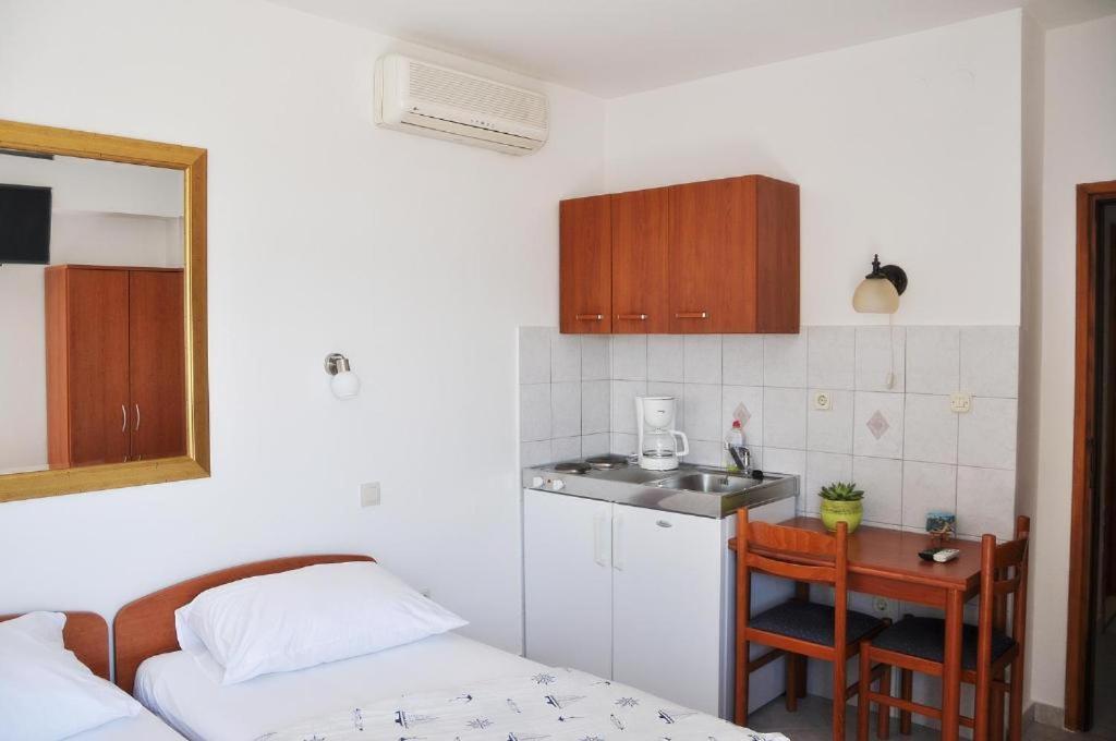 Sunrise Apartments And Studio Apartments 1 Lokva Rogoznica Eksteriør billede
